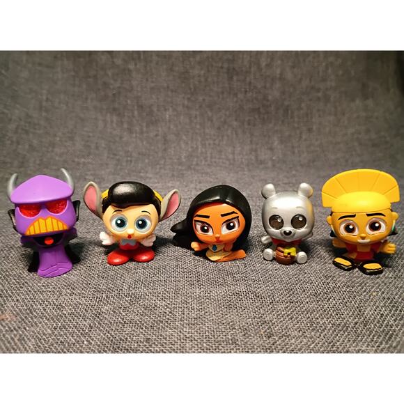 Disney Doorables - Pocahontas, Pinocchio, Zurg, Pooh, Kuzco - Picture 1 of 7